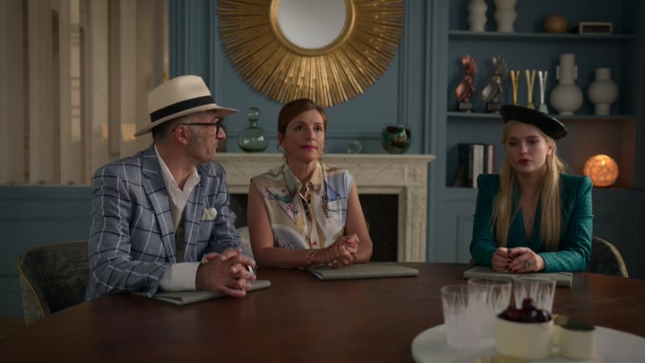 Emily_in_Paris_S02E05_WEBRip_x264-ION10_1220.jpg
