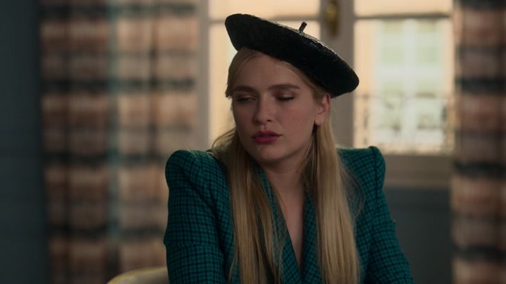Emily_in_Paris_S02E05_WEBRip_x264-ION10_1236.jpg