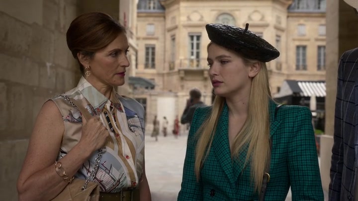 Emily_in_Paris_S02E05_WEBRip_x264-ION10_1295.jpg