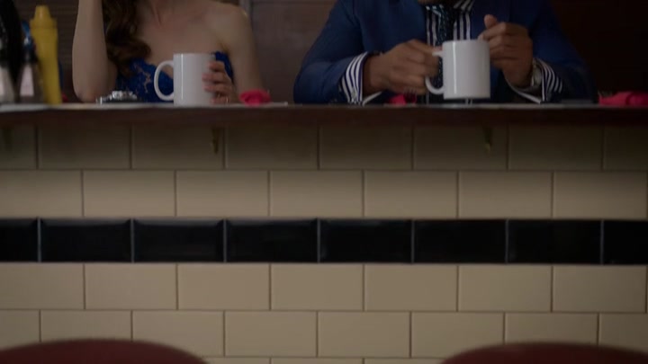 Emily_in_Paris_S02E05_WEBRip_x264-ION10_1353.jpg