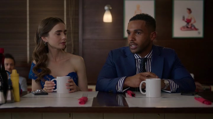 Emily_in_Paris_S02E05_WEBRip_x264-ION10_1363.jpg