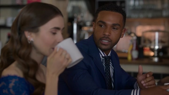 Emily_in_Paris_S02E05_WEBRip_x264-ION10_1395.jpg