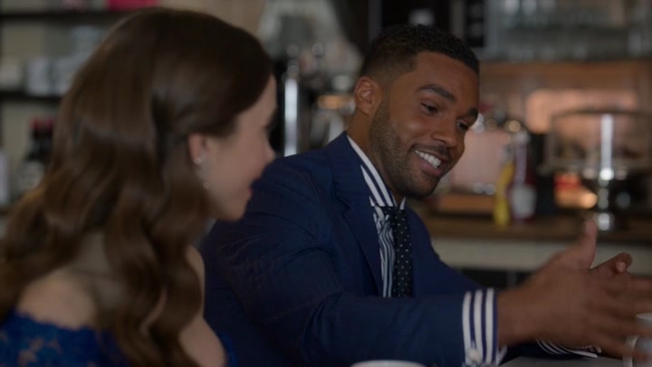 Emily_in_Paris_S02E05_WEBRip_x264-ION10_1416.jpg