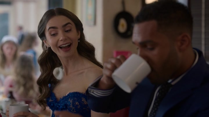Emily_in_Paris_S02E05_WEBRip_x264-ION10_1451.jpg