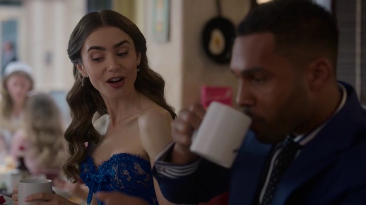 Emily_in_Paris_S02E05_WEBRip_x264-ION10_1452.jpg