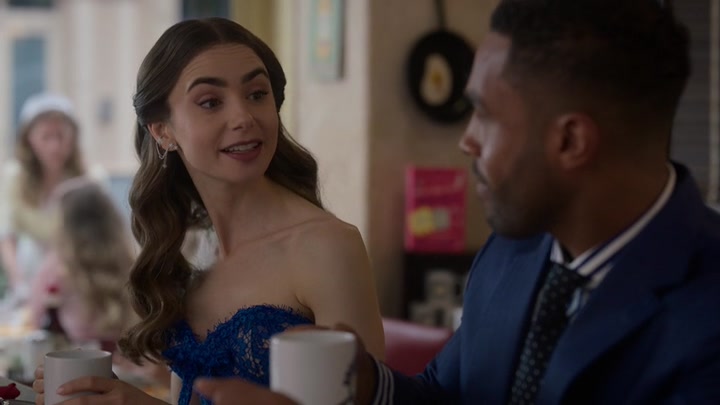 Emily_in_Paris_S02E05_WEBRip_x264-ION10_1454.jpg