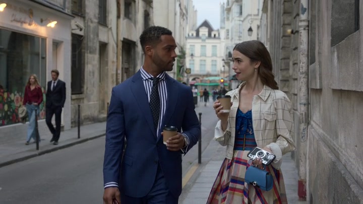 Emily_in_Paris_S02E05_WEBRip_x264-ION10_1482.jpg