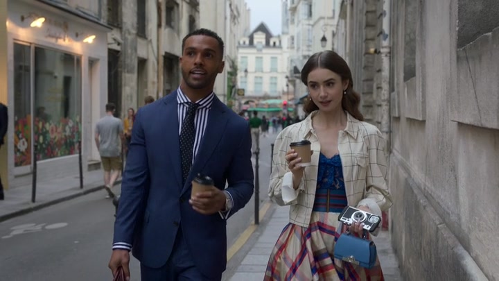 Emily_in_Paris_S02E05_WEBRip_x264-ION10_1488.jpg