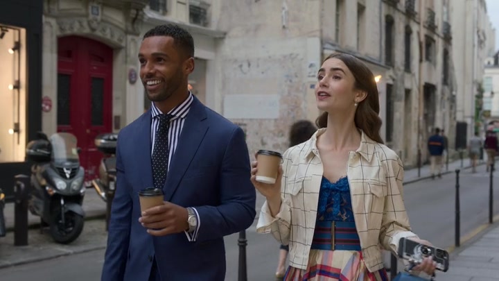 Emily_in_Paris_S02E05_WEBRip_x264-ION10_1504.jpg