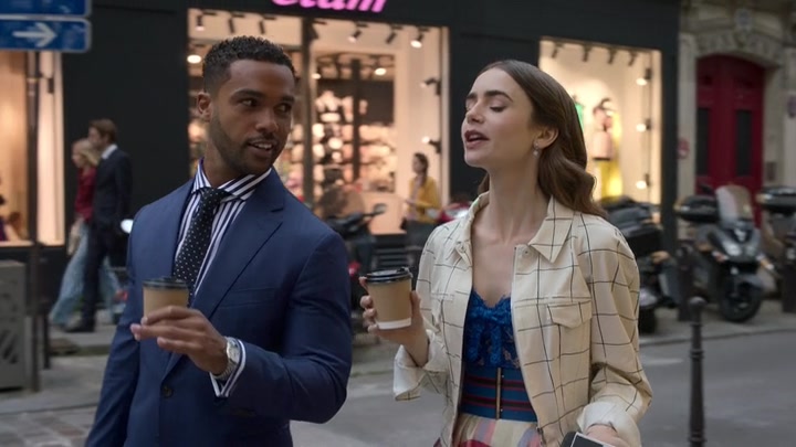 Emily_in_Paris_S02E05_WEBRip_x264-ION10_1513.jpg
