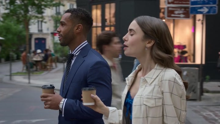 Emily_in_Paris_S02E05_WEBRip_x264-ION10_1517.jpg