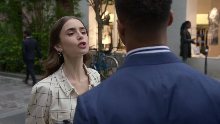 Emily_in_Paris_S02E05_WEBRip_x264-ION10_1525.jpg
