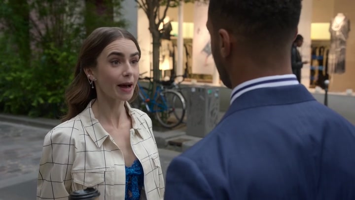 Emily_in_Paris_S02E05_WEBRip_x264-ION10_1528.jpg