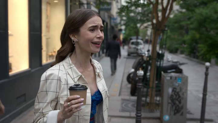 Emily_in_Paris_S02E05_WEBRip_x264-ION10_1583.jpg