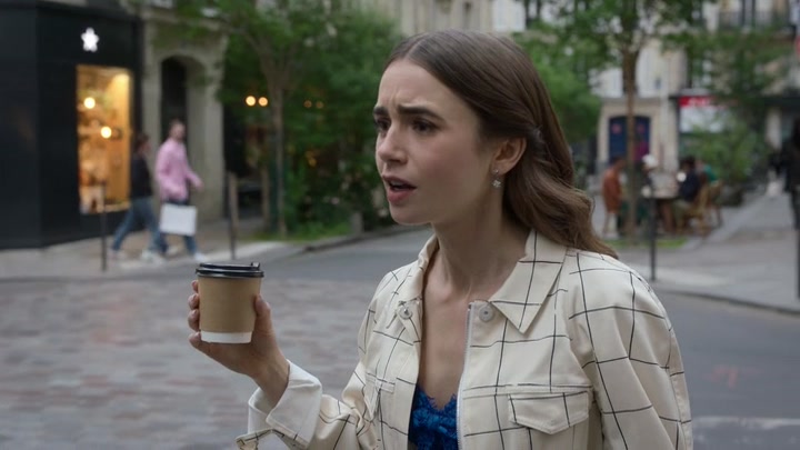 Emily_in_Paris_S02E05_WEBRip_x264-ION10_1589.jpg