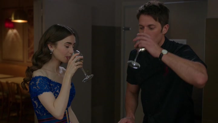 Emily_in_Paris_S02E05_WEBRip_x264-ION10_1634.jpg