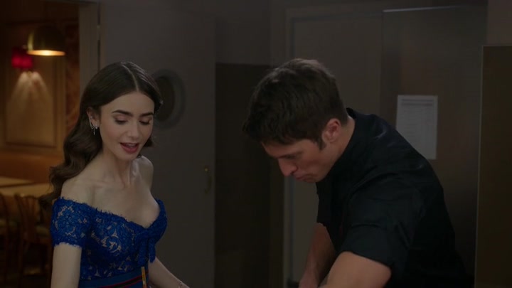 Emily_in_Paris_S02E05_WEBRip_x264-ION10_1638.jpg