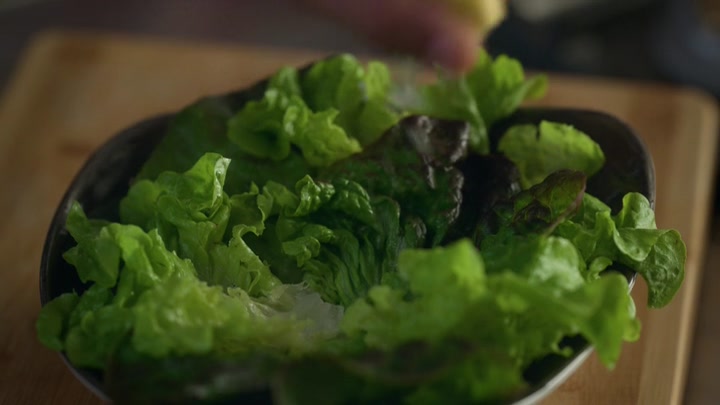 Emily_in_Paris_S02E05_WEBRip_x264-ION10_1666.jpg Emily_in_Paris_S02E05_WEBRip_x264-ION10_1666.jpg