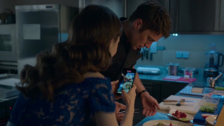 Emily_in_Paris_S02E05_WEBRip_x264-ION10_1671.jpg Emily_in_Paris_S02E05_WEBRip_x264-ION10_1671.jpg
