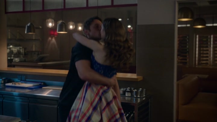 Emily_in_Paris_S02E05_WEBRip_x264-ION10_1728.jpg Emily_in_Paris_S02E05_WEBRip_x264-ION10_1728.jpg
