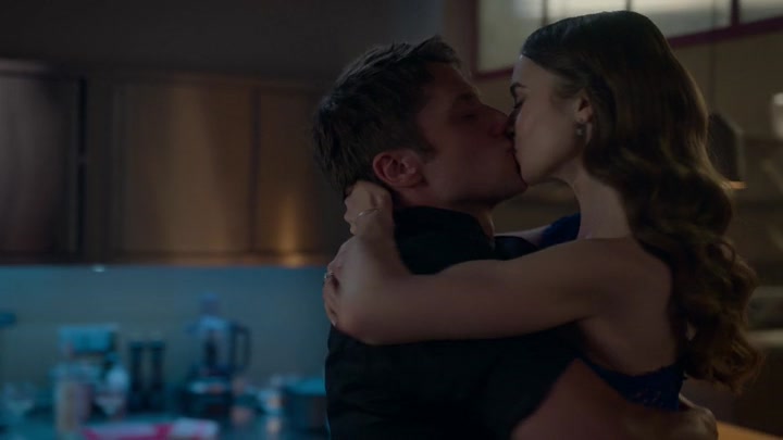 Emily_in_Paris_S02E05_WEBRip_x264-ION10_1730.jpg Emily_in_Paris_S02E05_WEBRip_x264-ION10_1730.jpg