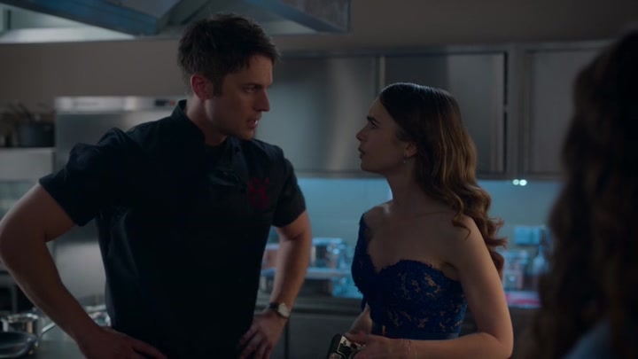 Emily_in_Paris_S02E05_WEBRip_x264-ION10_1776.jpg