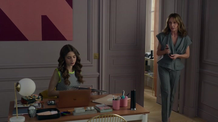 Emily_in_Paris_S02E05_WEBRip_x264-ION10_1865.jpg Emily_in_Paris_S02E05_WEBRip_x264-ION10_1865.jpg