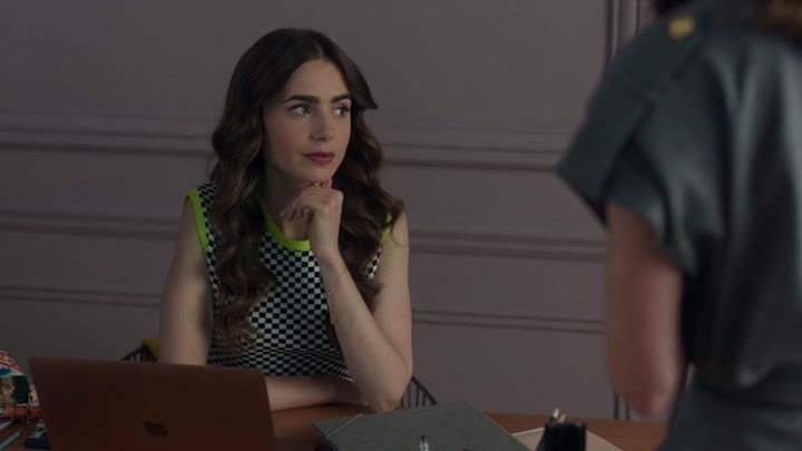 Emily_in_Paris_S02E05_WEBRip_x264-ION10_1877.jpg