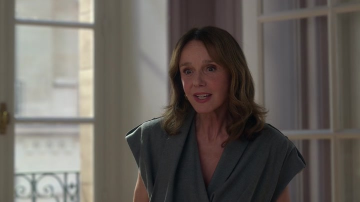 Emily_in_Paris_S02E05_WEBRip_x264-ION10_1895.jpg