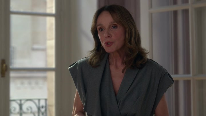 Emily_in_Paris_S02E05_WEBRip_x264-ION10_1904.jpg