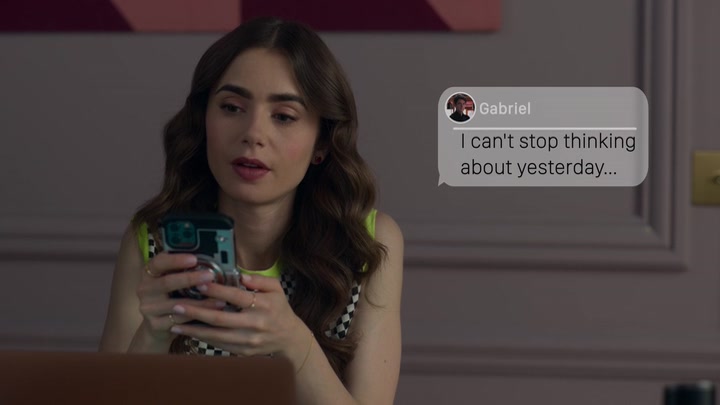 Emily_in_Paris_S02E05_WEBRip_x264-ION10_1934.jpg