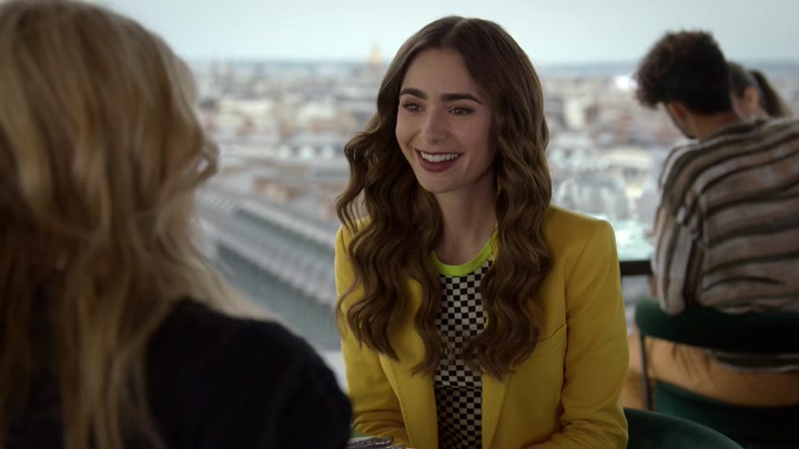 Emily_in_Paris_S02E05_WEBRip_x264-ION10_2059.jpg