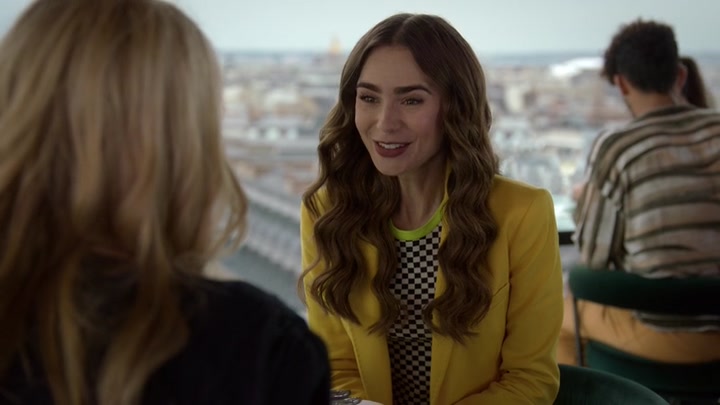 Emily_in_Paris_S02E05_WEBRip_x264-ION10_2069.jpg