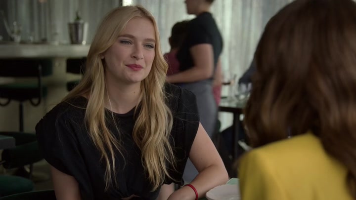 Emily_in_Paris_S02E05_WEBRip_x264-ION10_2072.jpg Emily_in_Paris_S02E05_WEBRip_x264-ION10_2072.jpg