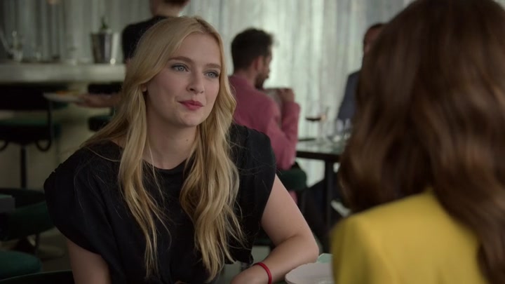 Emily_in_Paris_S02E05_WEBRip_x264-ION10_2073.jpg Emily_in_Paris_S02E05_WEBRip_x264-ION10_2073.jpg