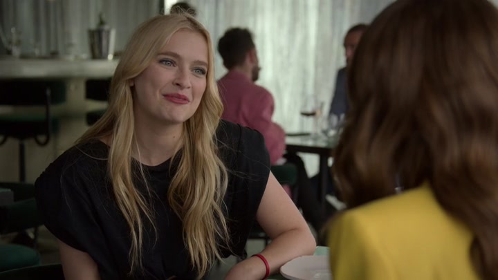 Emily_in_Paris_S02E05_WEBRip_x264-ION10_2079.jpg Emily_in_Paris_S02E05_WEBRip_x264-ION10_2079.jpg