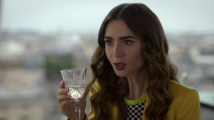 Emily_in_Paris_S02E05_WEBRip_x264-ION10_2116.jpg