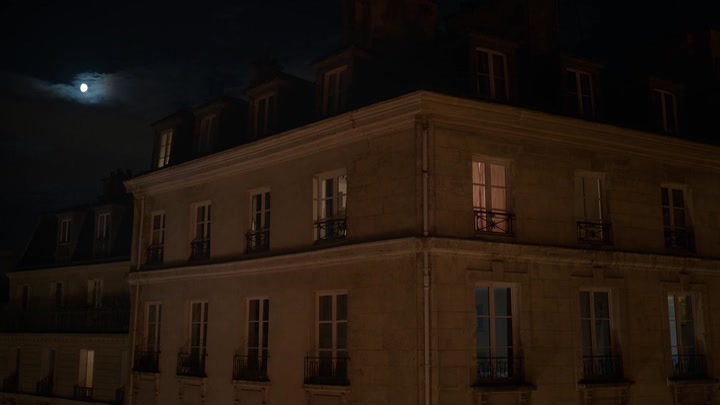 Emily_in_Paris_S02E05_WEBRip_x264-ION10_2141.jpg