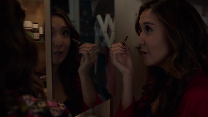 Emily_in_Paris_S02E05_WEBRip_x264-ION10_2147.jpg Emily_in_Paris_S02E05_WEBRip_x264-ION10_2147.jpg