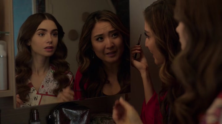 Emily_in_Paris_S02E05_WEBRip_x264-ION10_2168.jpg
