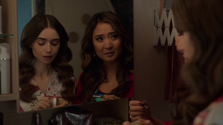 Emily_in_Paris_S02E05_WEBRip_x264-ION10_2173.jpg