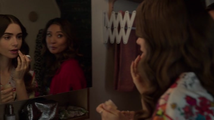 Emily_in_Paris_S02E05_WEBRip_x264-ION10_2182.jpg