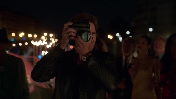 Emily_in_Paris_S02E05_WEBRip_x264-ION10_2279.jpg