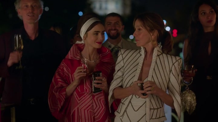 Emily_in_Paris_S02E05_WEBRip_x264-ION10_2295.jpg Emily_in_Paris_S02E05_WEBRip_x264-ION10_2295.jpg