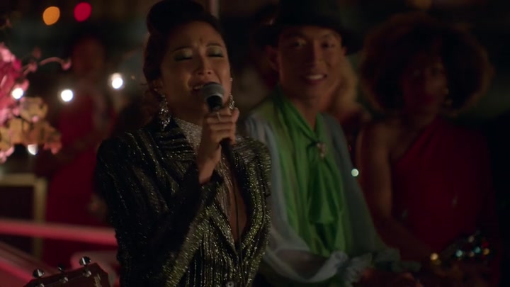 Emily_in_Paris_S02E05_WEBRip_x264-ION10_2309.jpg