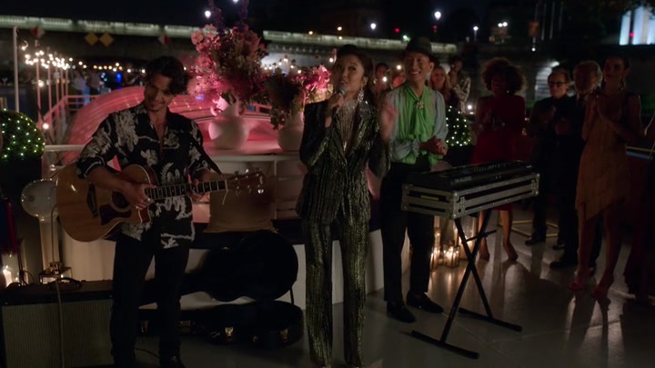 Emily_in_Paris_S02E05_WEBRip_x264-ION10_2377.jpg Emily_in_Paris_S02E05_WEBRip_x264-ION10_2377.jpg