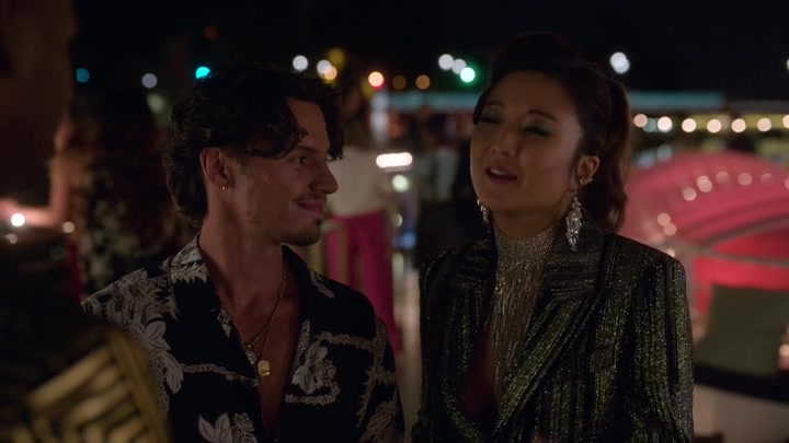 Emily_in_Paris_S02E05_WEBRip_x264-ION10_2423.jpg