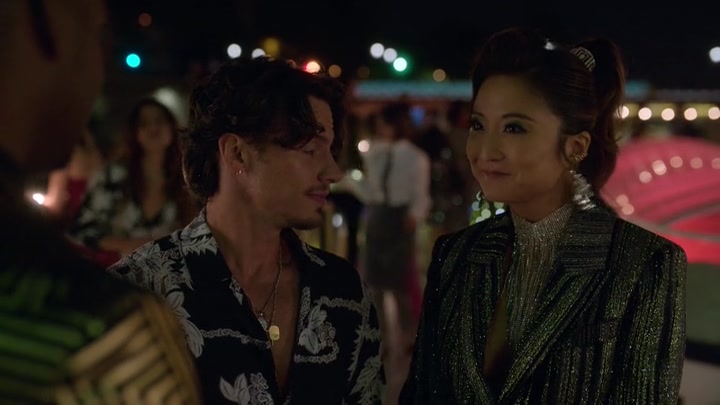 Emily_in_Paris_S02E05_WEBRip_x264-ION10_2431.jpg