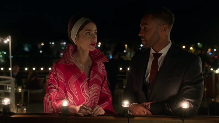 Emily_in_Paris_S02E05_WEBRip_x264-ION10_2479.jpg
