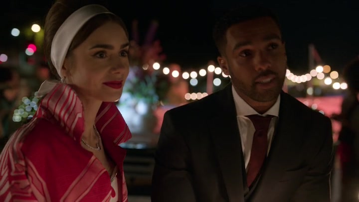 Emily_in_Paris_S02E05_WEBRip_x264-ION10_2487.jpg